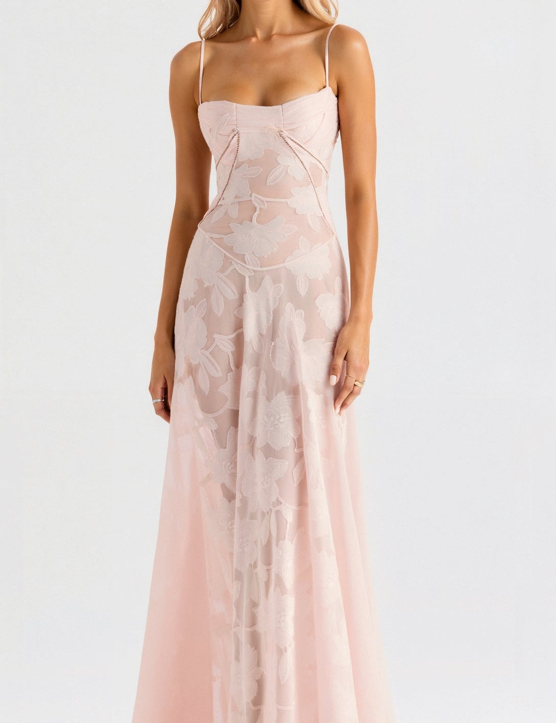 Arabelle_Lace_Maxi_Dress_0.jpg