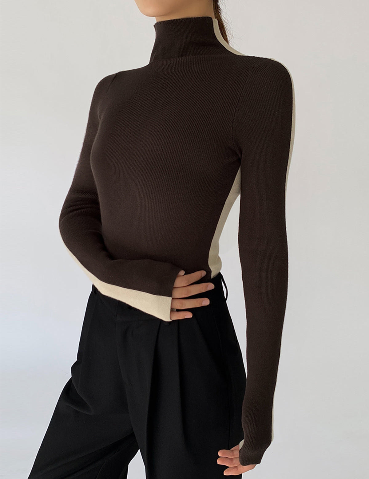 Mock Neck Contrast Sleeve Top