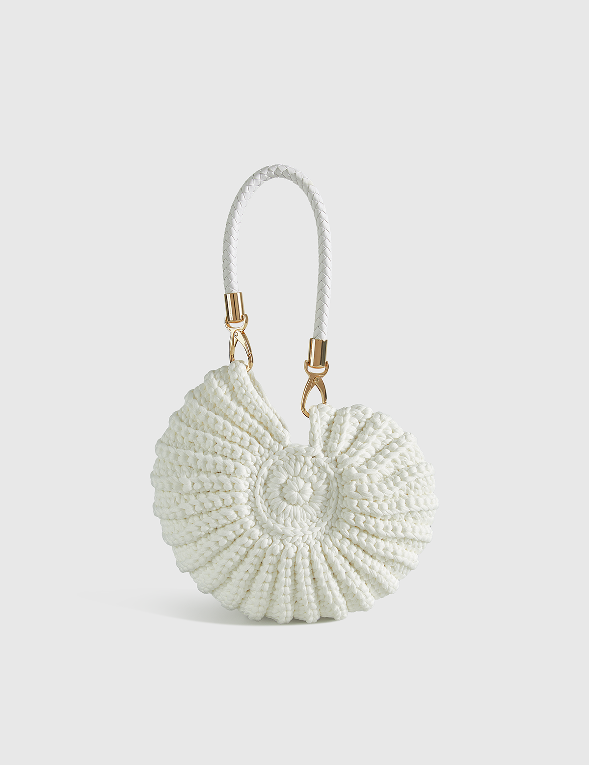 Crocheted_Conch-Shaped_Handbag_0.png